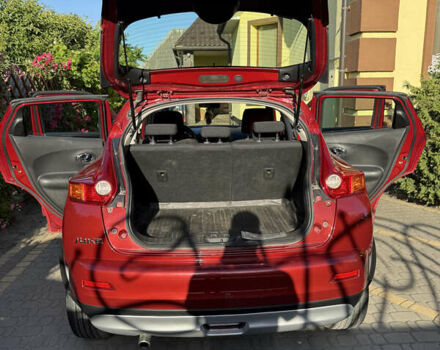 Красный Ниссан Жук, объемом двигателя 1.6 л и пробегом 72 тыс. км за 10700 $, фото 3 на Automoto.ua