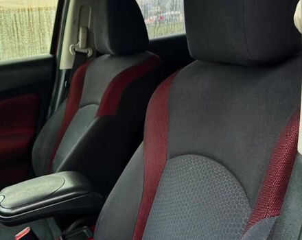 Красный Ниссан Жук, объемом двигателя 1.5 л и пробегом 73 тыс. км за 10799 $, фото 5 на Automoto.ua