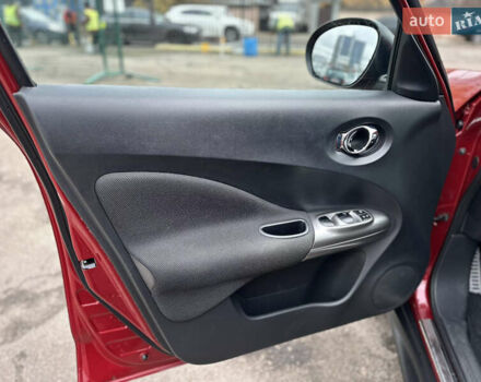 Красный Ниссан Жук, объемом двигателя 1.6 л и пробегом 130 тыс. км за 9999 $, фото 11 на Automoto.ua