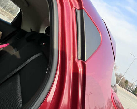 Красный Ниссан Жук, объемом двигателя 1.6 л и пробегом 61 тыс. км за 12500 $, фото 7 на Automoto.ua