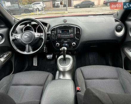 Красный Ниссан Жук, объемом двигателя 1.6 л и пробегом 130 тыс. км за 9999 $, фото 21 на Automoto.ua