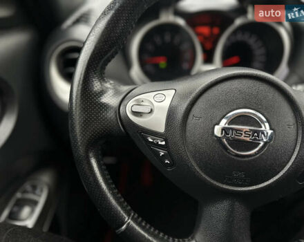 Красный Ниссан Жук, объемом двигателя 1.6 л и пробегом 130 тыс. км за 10500 $, фото 36 на Automoto.ua