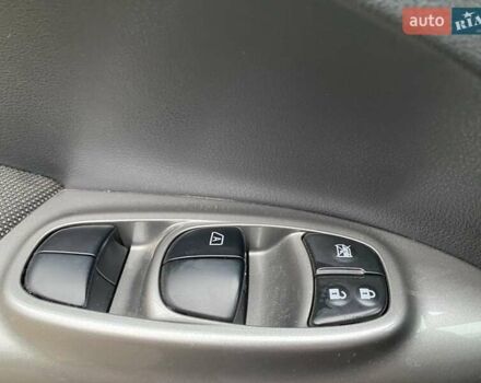 Красный Ниссан Жук, объемом двигателя 1.6 л и пробегом 56 тыс. км за 12200 $, фото 37 на Automoto.ua