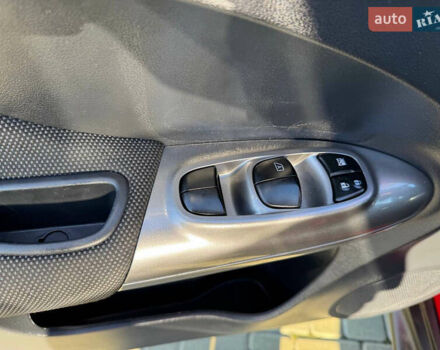 Красный Ниссан Жук, объемом двигателя 1.6 л и пробегом 169 тыс. км за 9800 $, фото 29 на Automoto.ua