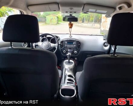 Красный Ниссан Жук, объемом двигателя 1.6 л и пробегом 130 тыс. км за 10700 $, фото 10 на Automoto.ua