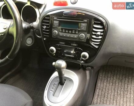 Красный Ниссан Жук, объемом двигателя 1.6 л и пробегом 131 тыс. км за 12600 $, фото 12 на Automoto.ua