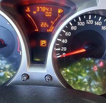 Червоний Ніссан Жук, об'ємом двигуна 1.62 л та пробігом 37 тис. км за 14000 $, фото 5 на Automoto.ua