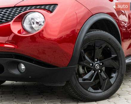 Красный Ниссан Жук, объемом двигателя 1.6 л и пробегом 88 тыс. км за 12400 $, фото 1 на Automoto.ua