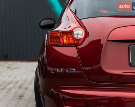 Красный Ниссан Жук, объемом двигателя 1.6 л и пробегом 88 тыс. км за 12400 $, фото 12 на Automoto.ua