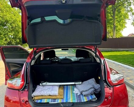 Красный Ниссан Жук, объемом двигателя 1.6 л и пробегом 85 тыс. км за 12500 $, фото 10 на Automoto.ua