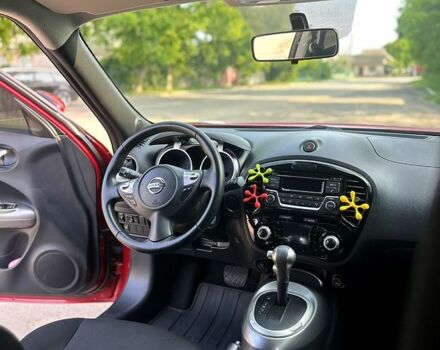 Красный Ниссан Жук, объемом двигателя 1.6 л и пробегом 85 тыс. км за 12500 $, фото 7 на Automoto.ua