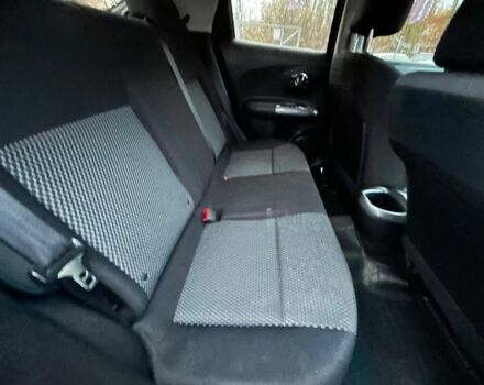 Красный Ниссан Жук, объемом двигателя 1.6 л и пробегом 118 тыс. км за 11900 $, фото 19 на Automoto.ua