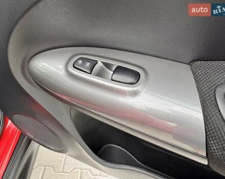 Червоний Ніссан Жук, об'ємом двигуна 1.6 л та пробігом 45 тис. км за 14500 $, фото 24 на Automoto.ua