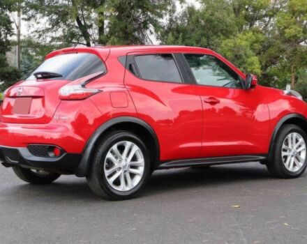 Красный Ниссан Жук, объемом двигателя 1.6 л и пробегом 72 тыс. км за 8000 $, фото 5 на Automoto.ua