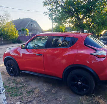 Красный Ниссан Жук, объемом двигателя 1.6 л и пробегом 105 тыс. км за 12500 $, фото 7 на Automoto.ua