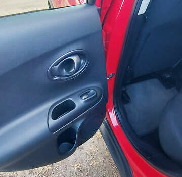 Красный Ниссан Жук, объемом двигателя 1.6 л и пробегом 105 тыс. км за 12500 $, фото 32 на Automoto.ua