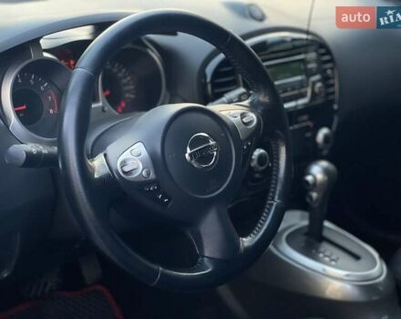 Красный Ниссан Жук, объемом двигателя 1.6 л и пробегом 135 тыс. км за 13900 $, фото 12 на Automoto.ua