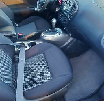 Красный Ниссан Жук, объемом двигателя 1.6 л и пробегом 105 тыс. км за 12500 $, фото 28 на Automoto.ua