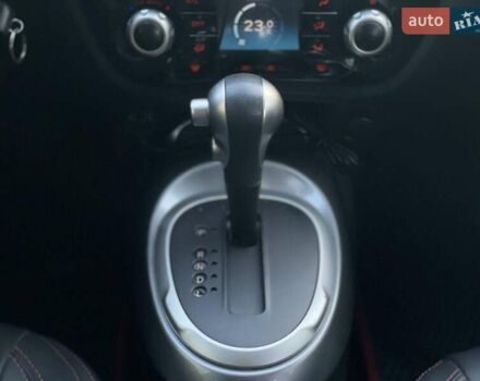 Красный Ниссан Жук, объемом двигателя 1.6 л и пробегом 135 тыс. км за 13900 $, фото 16 на Automoto.ua