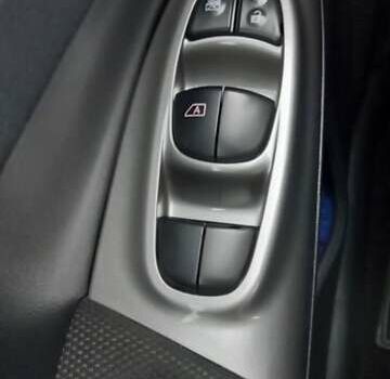 Красный Ниссан Жук, объемом двигателя 1.6 л и пробегом 87 тыс. км за 13850 $, фото 10 на Automoto.ua