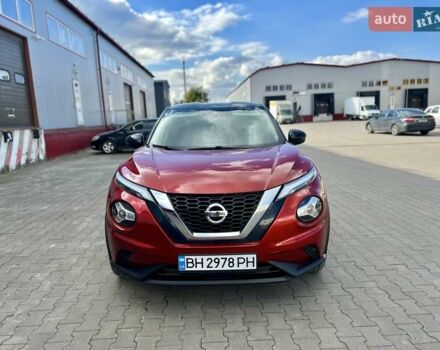 Красный Ниссан Жук, объемом двигателя 1 л и пробегом 44 тыс. км за 19500 $, фото 1 на Automoto.ua