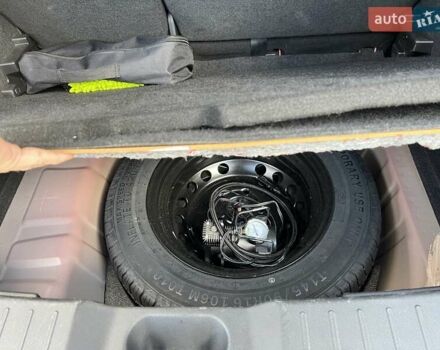 Красный Ниссан Жук, объемом двигателя 1 л и пробегом 44 тыс. км за 19500 $, фото 11 на Automoto.ua