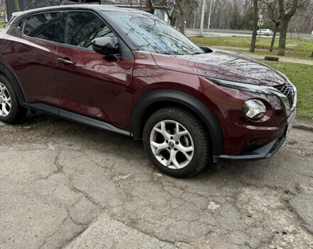 Красный Ниссан Жук, объемом двигателя 1 л и пробегом 49 тыс. км за 20000 $, фото 4 на Automoto.ua