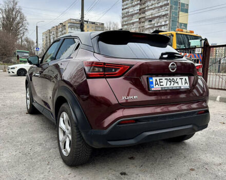 Красный Ниссан Жук, объемом двигателя 1 л и пробегом 49 тыс. км за 20000 $, фото 12 на Automoto.ua