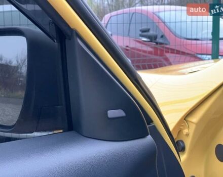 Жовтий Ніссан Жук, об'ємом двигуна 1.6 л та пробігом 100 тис. км за 12499 $, фото 25 на Automoto.ua