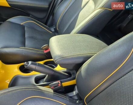 Жовтий Ніссан Жук, об'ємом двигуна 1.6 л та пробігом 22 тис. км за 16199 $, фото 43 на Automoto.ua