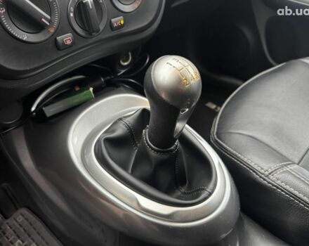 Желтый Ниссан Жук, объемом двигателя 1.6 л и пробегом 43 тыс. км за 12790 $, фото 12 на Automoto.ua