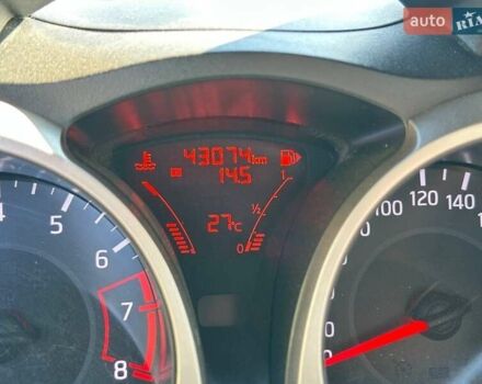 Желтый Ниссан Жук, объемом двигателя 1.6 л и пробегом 43 тыс. км за 12800 $, фото 10 на Automoto.ua