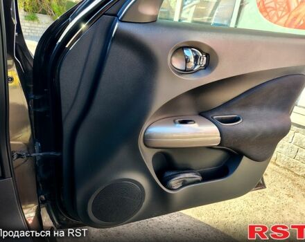 Серый Ниссан Жук, объемом двигателя 1.6 л и пробегом 157 тыс. км за 10500 $, фото 5 на Automoto.ua