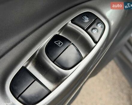 Серый Ниссан Жук, объемом двигателя 1.6 л и пробегом 176 тыс. км за 9800 $, фото 26 на Automoto.ua