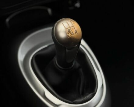 Серый Ниссан Жук, объемом двигателя 1.6 л и пробегом 139 тыс. км за 8500 $, фото 11 на Automoto.ua