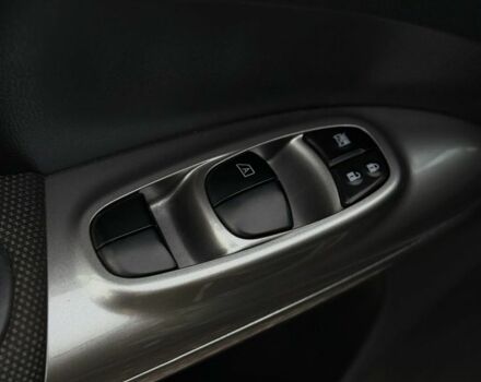 Серый Ниссан Жук, объемом двигателя 1.6 л и пробегом 139 тыс. км за 8500 $, фото 7 на Automoto.ua