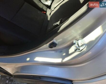 Серый Ниссан Жук, объемом двигателя 1.62 л и пробегом 185 тыс. км за 10400 $, фото 3 на Automoto.ua