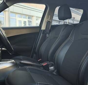 Сірий Ніссан Жук, об'ємом двигуна 1.6 л та пробігом 69 тис. км за 14000 $, фото 7 на Automoto.ua