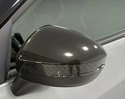 Серый Ниссан Жук, объемом двигателя 1 л и пробегом 20 тыс. км за 23000 $, фото 19 на Automoto.ua