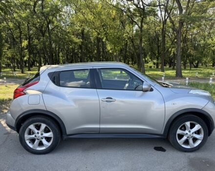 Серый Ниссан Жук, объемом двигателя 1.5 л и пробегом 245 тыс. км за 8700 $, фото 1 на Automoto.ua