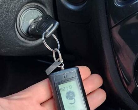 Синий Ниссан Жук, объемом двигателя 1.6 л и пробегом 116 тыс. км за 9999 $, фото 6 на Automoto.ua
