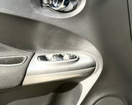 Синий Ниссан Жук, объемом двигателя 1.62 л и пробегом 98 тыс. км за 12000 $, фото 17 на Automoto.ua