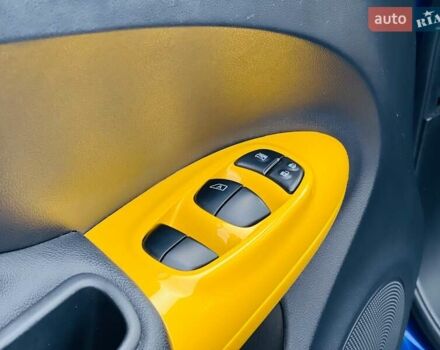 Синій Ніссан Жук, об'ємом двигуна 1.6 л та пробігом 80 тис. км за 14900 $, фото 24 на Automoto.ua