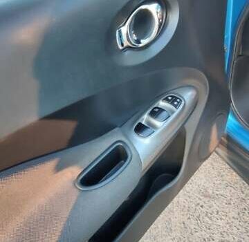 Синий Ниссан Жук, объемом двигателя 1.6 л и пробегом 99 тыс. км за 15000 $, фото 6 на Automoto.ua