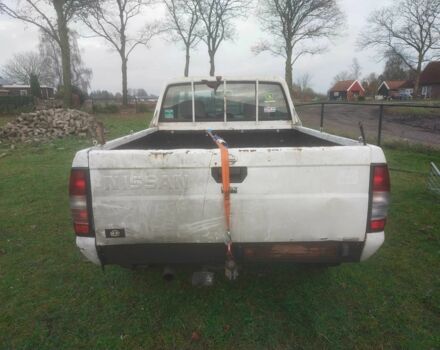 Белый Ниссан Кинг Каб, объемом двигателя 2.5 л и пробегом 256 тыс. км за 5365 $, фото 5 на Automoto.ua