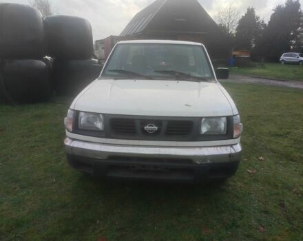 Белый Ниссан Кинг Каб, объемом двигателя 2.5 л и пробегом 256 тыс. км за 5365 $, фото 4 на Automoto.ua