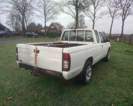 Белый Ниссан Кинг Каб, объемом двигателя 2.5 л и пробегом 256 тыс. км за 5365 $, фото 3 на Automoto.ua