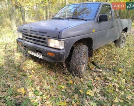 Красный Ниссан Кинг Каб, объемом двигателя 2.4 л и пробегом 400 тыс. км за 6000 $, фото 12 на Automoto.ua