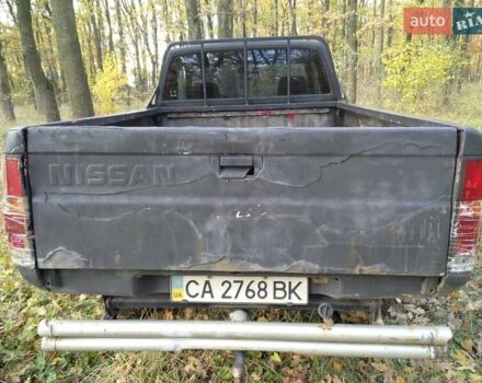 Красный Ниссан Кинг Каб, объемом двигателя 2.4 л и пробегом 400 тыс. км за 6000 $, фото 5 на Automoto.ua