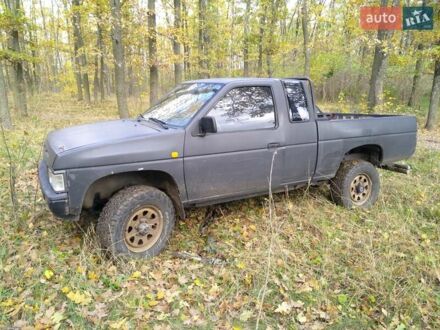 Червоний Ніссан Кінг Каб, об'ємом двигуна 2.4 л та пробігом 400 тис. км за 6000 $, фото 1 на Automoto.ua